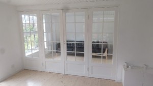 Glasvæg med franske døre